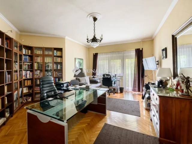 Budapest III. kerület eladó családi ház 8 szobás: 590 millió Ft