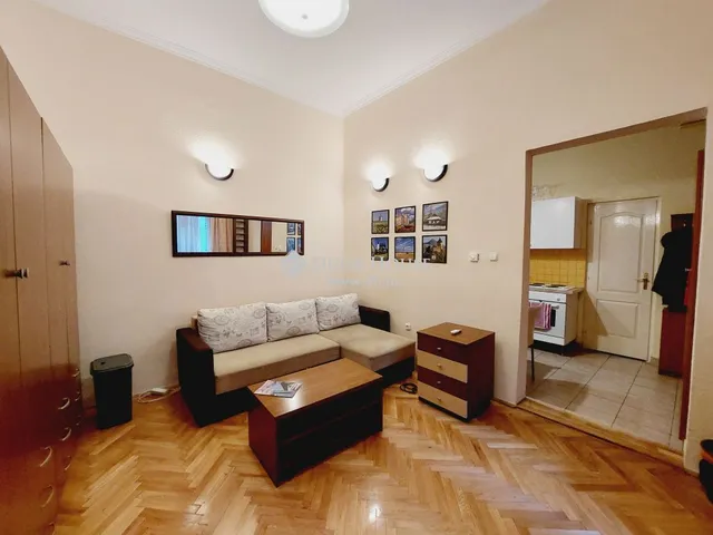 Eladó lakás Budapest VI. kerület 33 nm
