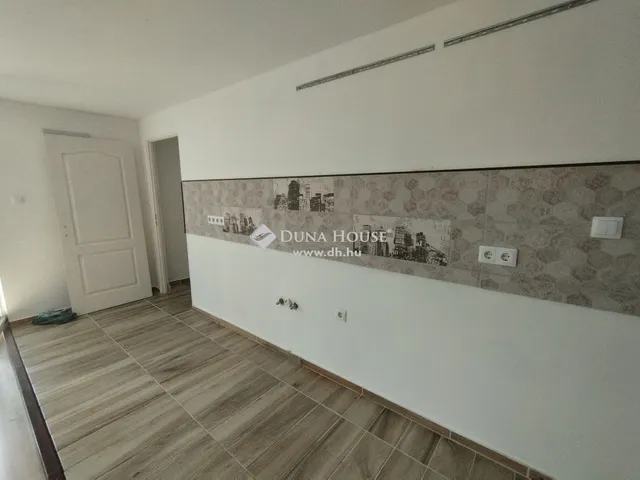 Eladó lakás Budapest XVIII. kerület, Újpéteritelep 64 nm