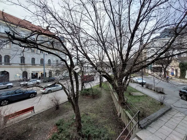 Eladó kereskedelmi és ipari ingatlan Budapest II. kerület 270 nm