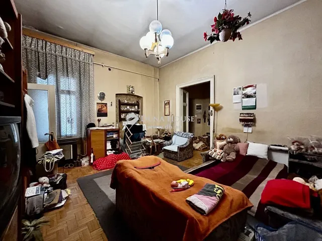Eladó lakás Budapest VI. kerület 82 nm