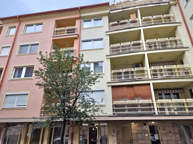 Eladó lakás Budapest VII. kerület, Belső-Erzsébetváros, holló 3-9 33 nm