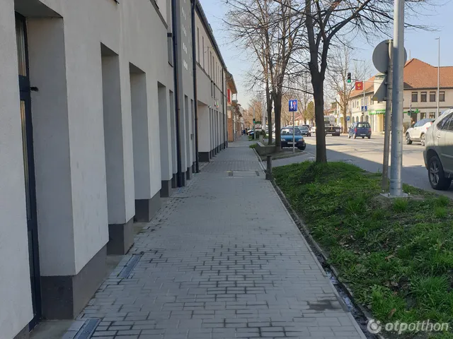 Eladó kereskedelmi és ipari ingatlan Aszód, Kossuth Lajos utca 51-55 144 nm