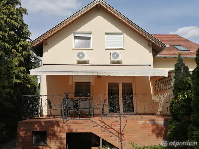 Eladó ház Budapest XVI. kerület, Petőfikert 110 nm