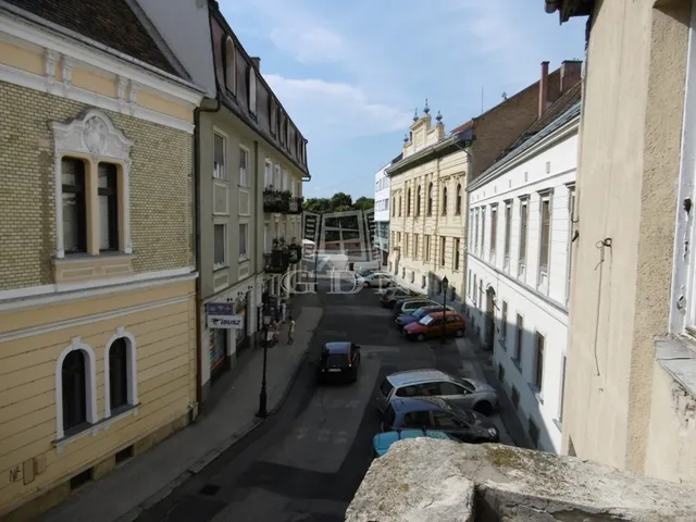 Eladó kereskedelmi és ipari ingatlan Székesfehérvár, Belváros 1130 nm