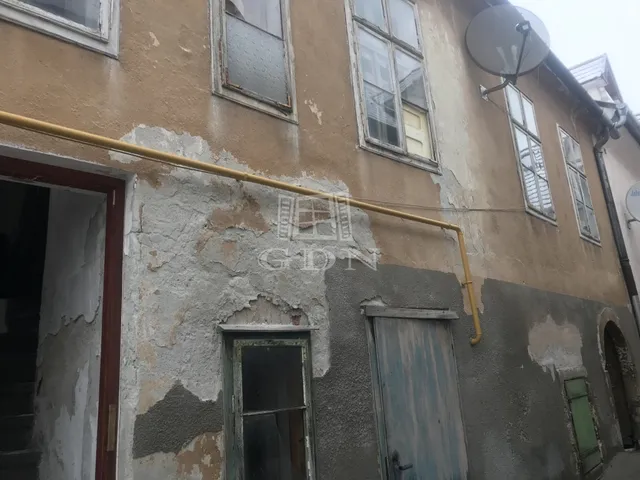 Eladó lakás Sopron, Belváros 30 nm