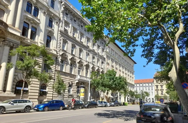 Eladó kereskedelmi és ipari ingatlan Budapest V. kerület, Lipótváros 54 nm