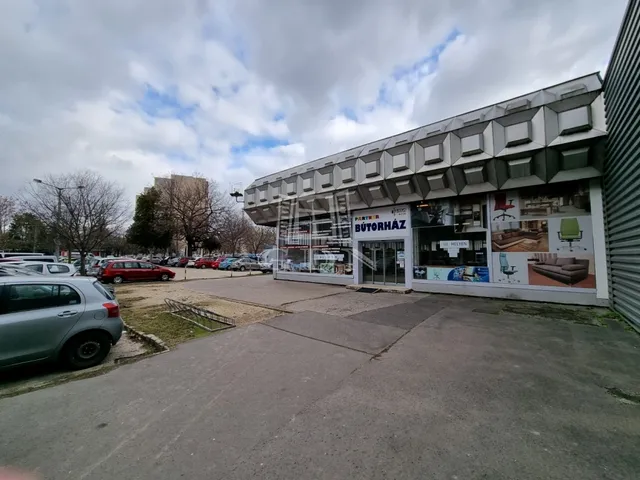 Kiadó kereskedelmi és ipari ingatlan Székesfehérvár, Belváros 394 nm