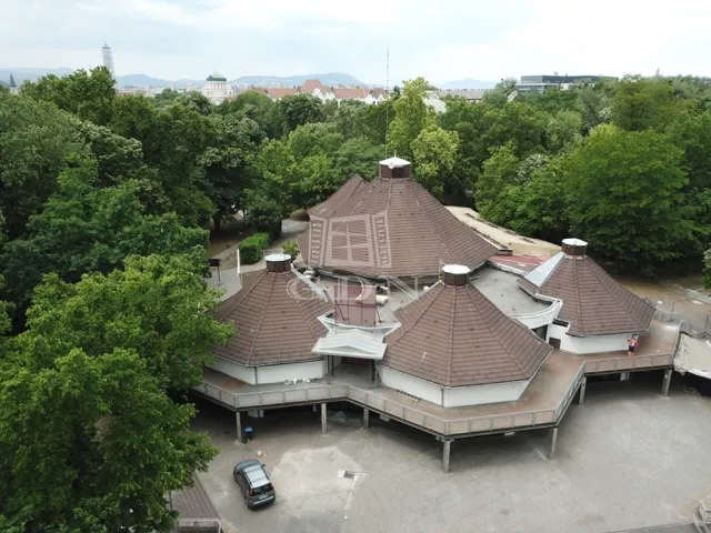 Eladó kereskedelmi és ipari ingatlan Budapest X. kerület, Népliget 2400 nm