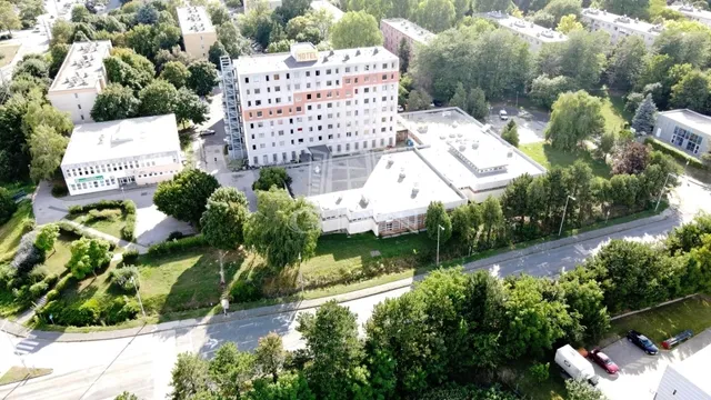 Eladó kereskedelmi és ipari ingatlan Székesfehérvár, Köfém lakótelep 3872 nm