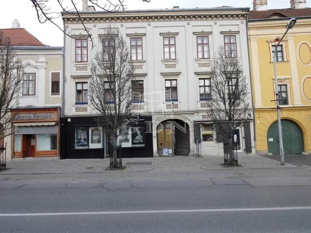Eladó kereskedelmi és ipari ingatlan Sopron, Belváros 35 nm