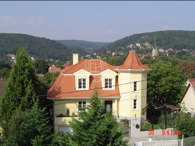 Eladó ház Budapest II. kerület, Máriaremete 350 nm