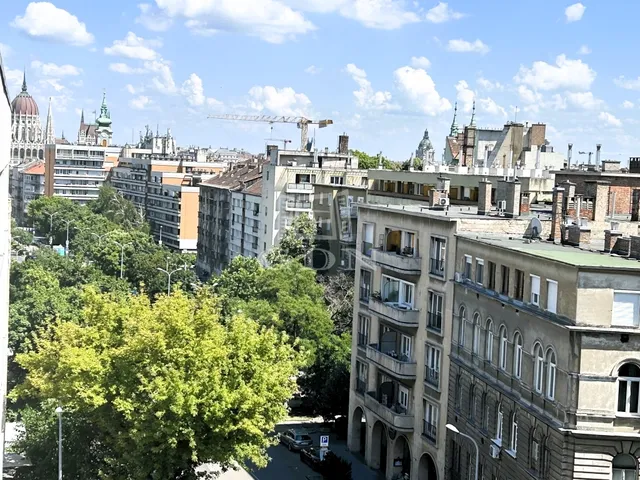 Eladó lakás Budapest II. kerület 156 nm