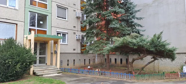 Eladó lakás Szombathely, Derkovits-lakótelep 49 nm