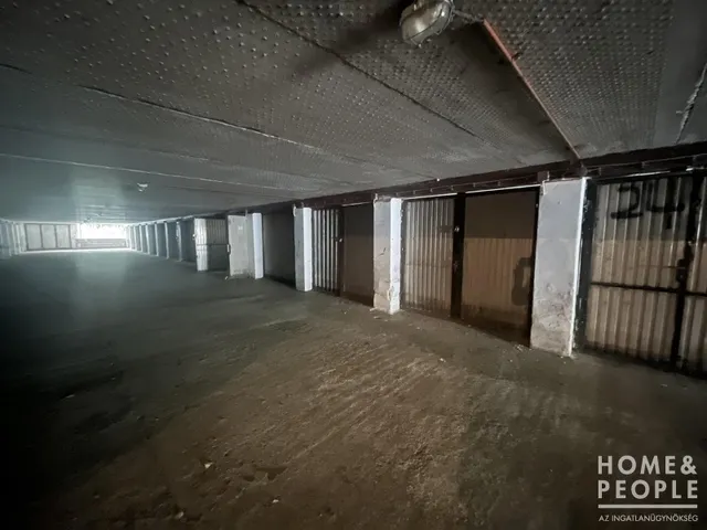 Eladó garázs Szeged, Felsőváros 14 nm