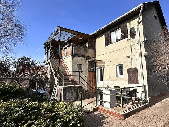 Eladó ház Budapest XVI. kerület, Rákosszentmihály 180 nm