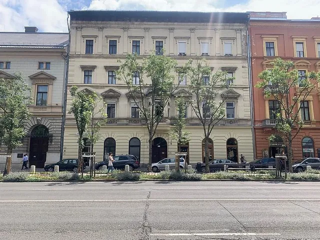Eladó kereskedelmi és ipari ingatlan Budapest VI. kerület 405 nm