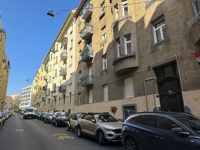 Eladó kereskedelmi és ipari ingatlan Budapest II. kerület 92 nm