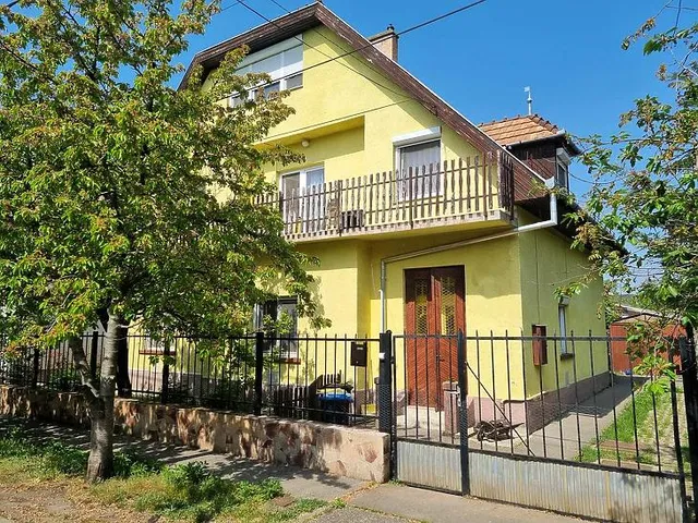 Eladó ház Budapest XVI. kerület, Sashalom 205 nm